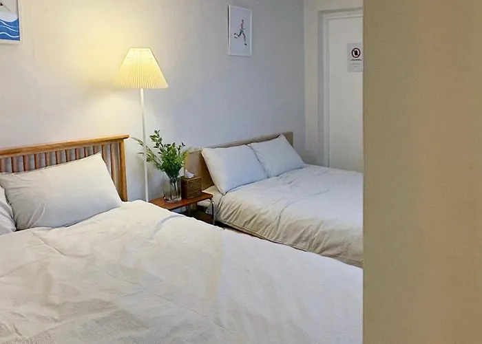 Spacious 2br Near Subway Free Parking